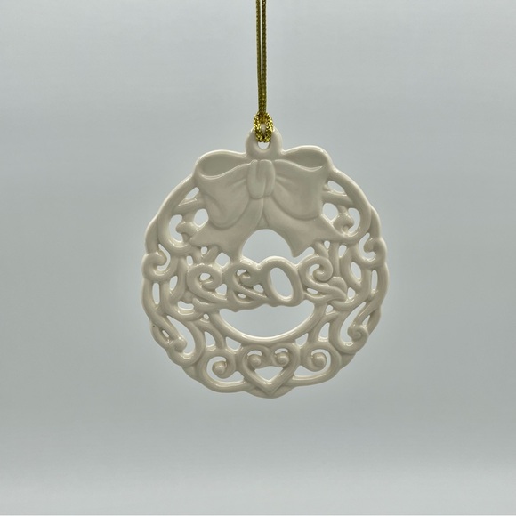 NEW Lenox Pierced Wreath 2022 Porcelain Ornament Annual Christmas Holiday 3.8” - Picture 3 of 4